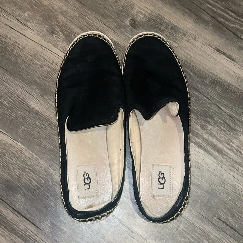 UGG Caleel Black leather espadrille woman’s size 9.5